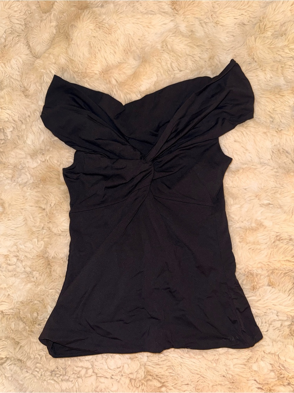 Women’s Black aritzia 
Twist-Front Off-Shoulder Top